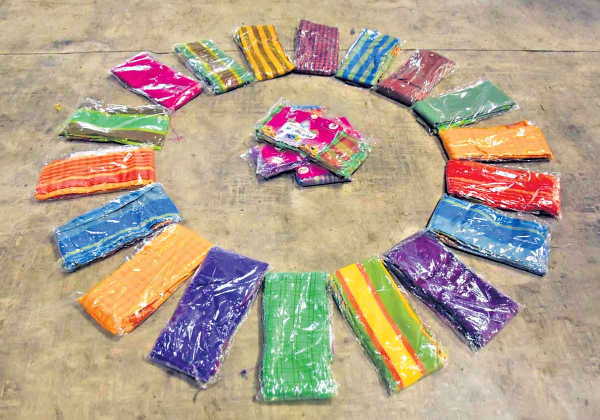 నేటి బతుకమ్మ చీరల పంపిణీ