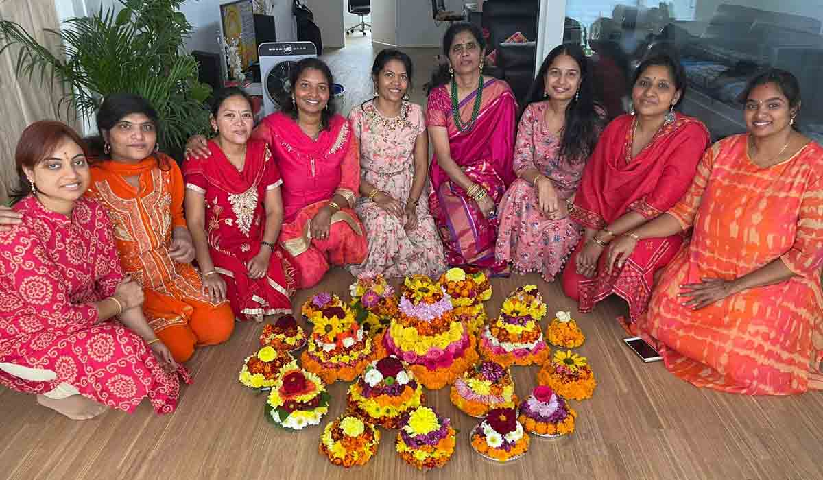 స్విట్జర్లాండ్‌లో ఘనంగా బతుకమ్మ సంబరాలు