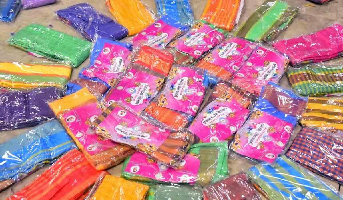 నేటి నుంచి బ‌తుక‌మ్మ చీర‌ల పంపిణీ