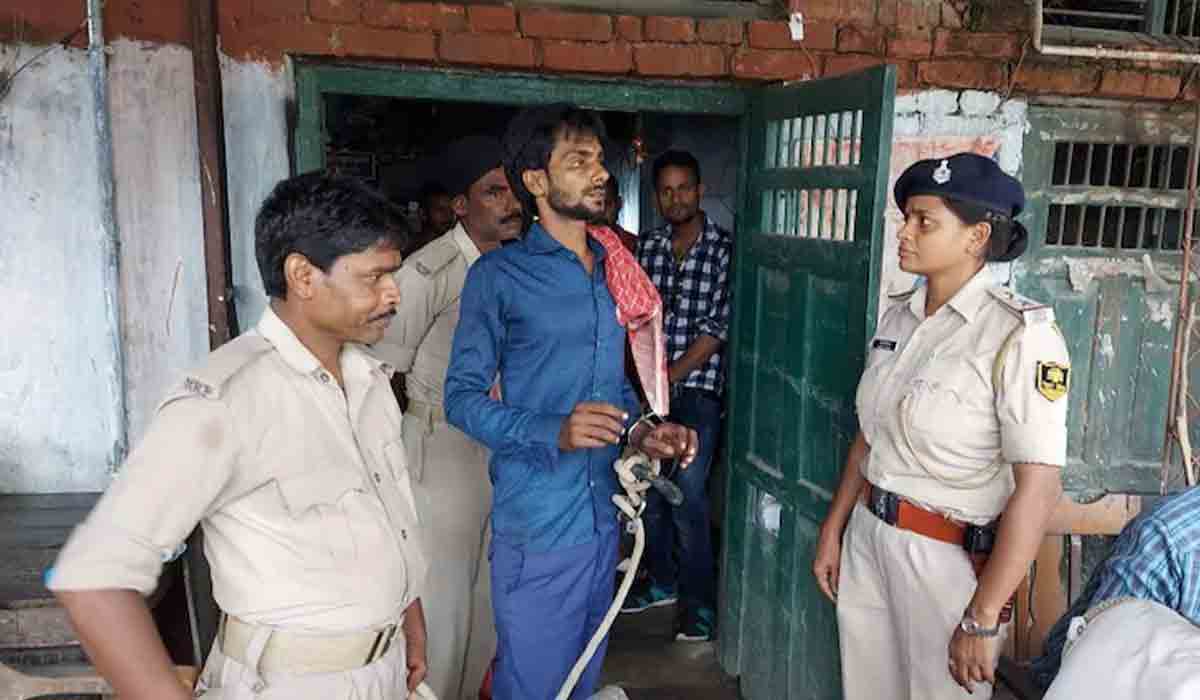 ఇంట్లో లొల్లిపెడుతుందని.. నానమ్మపైకి లారీ ఎక్కించిన మనవడు