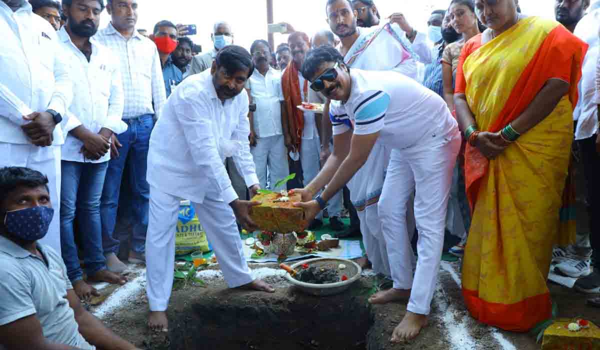 సూర్యాపేటలో అధునాతన క్రికెట్ స్టేడియం నిర్మాణానికి శంకుస్థాప‌న