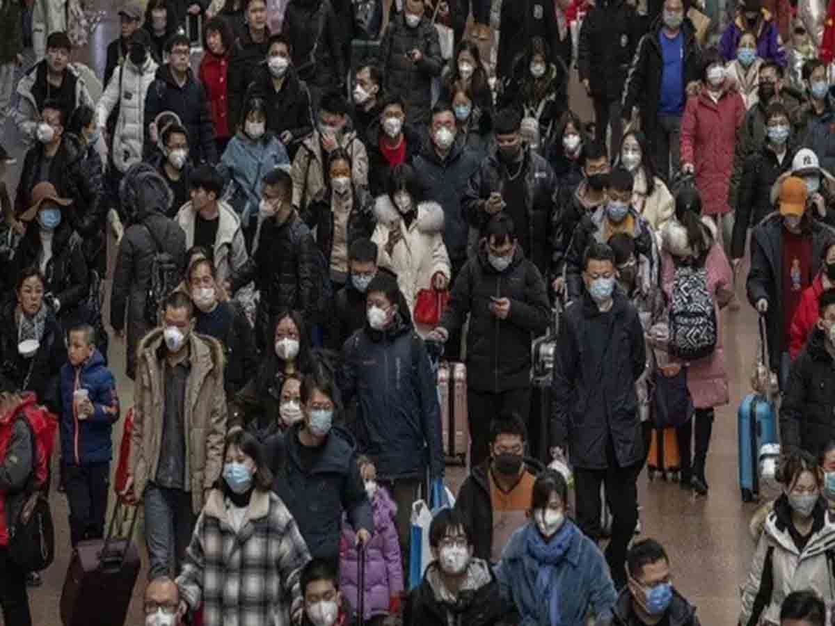 చైనాలో మళ్లీ కరోనా విజృంభణ.. స్కూళ్లు మూత, విమానాలు రద్దు
