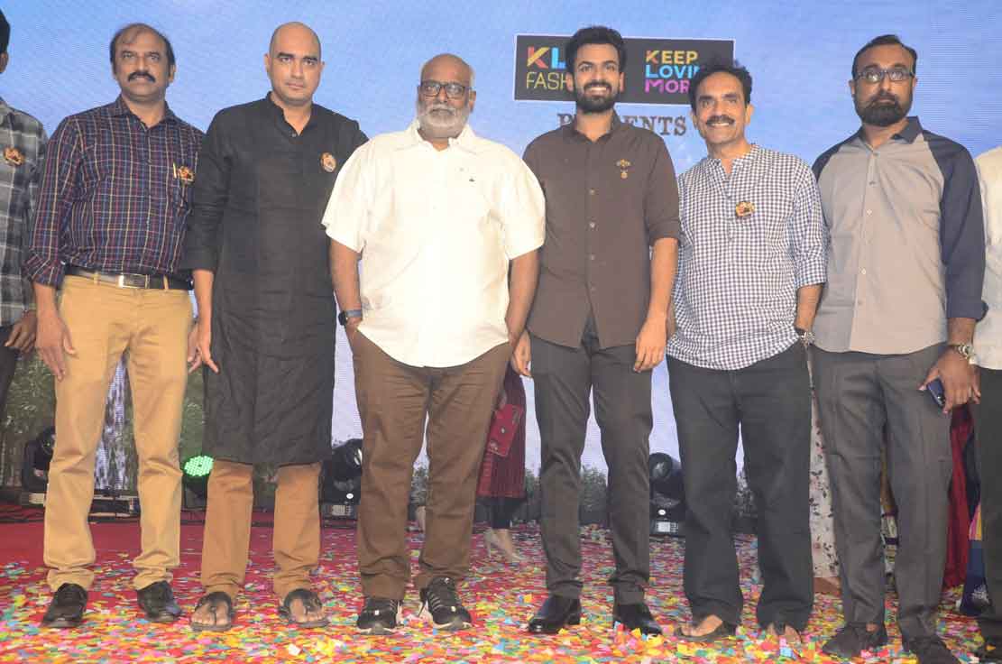 Kondapolam : తలెత్తుకు తిరగాలని చెప్పే కథ