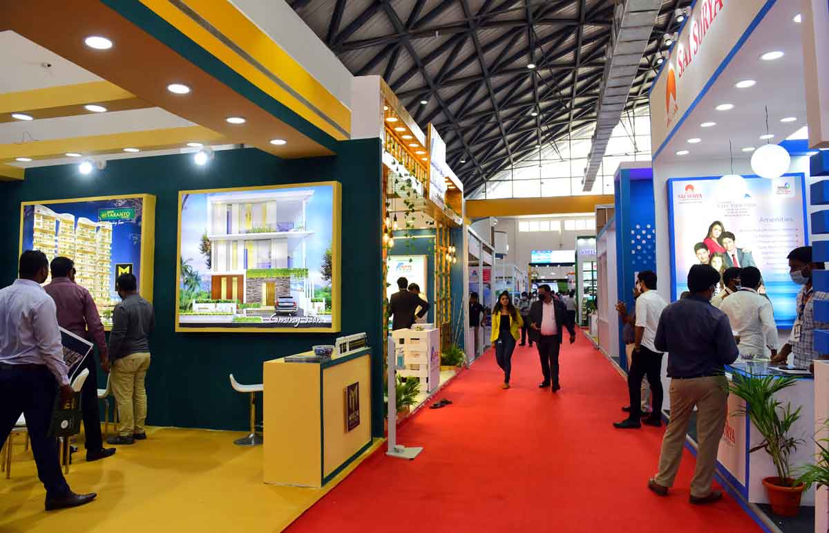 అన్నీ ఒకే వేదికపై