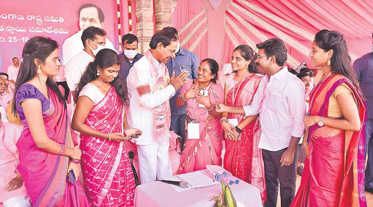 ప్లీనరీ సక్సెస్‌.. ఫలించిన నగర నేతల కృషి