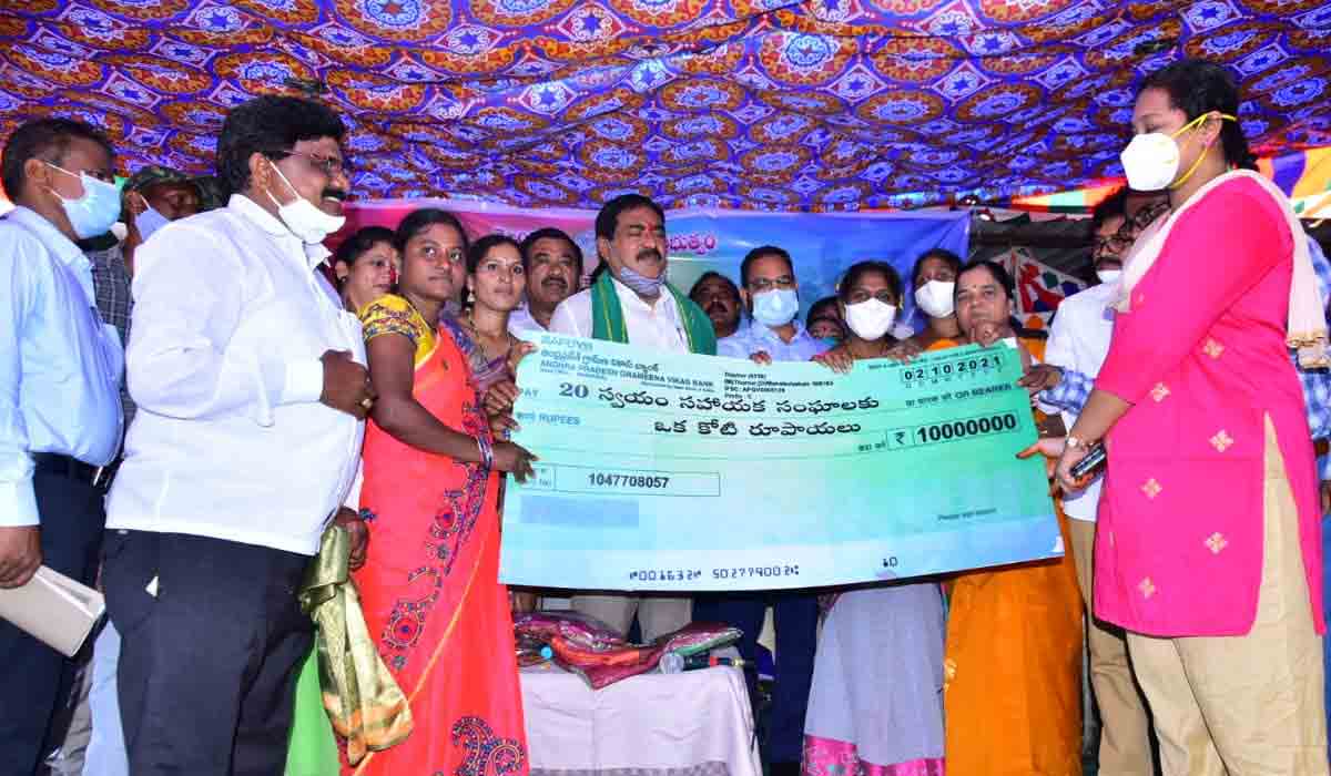 వచ్చే నెల నుంచి కొత్త పెన్షన్లు : మంత్రి ఎర్రబెల్లి