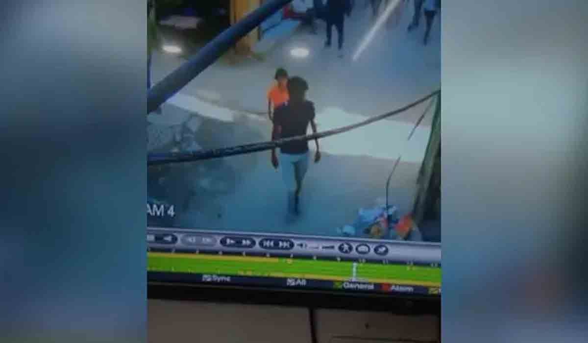 Man Assaults 6yr old Girl | ఆరేళ్ల బాలికపై అత్యాచారం.. సీసీ ఫుటేజితో దొరికిన నిందితుడు