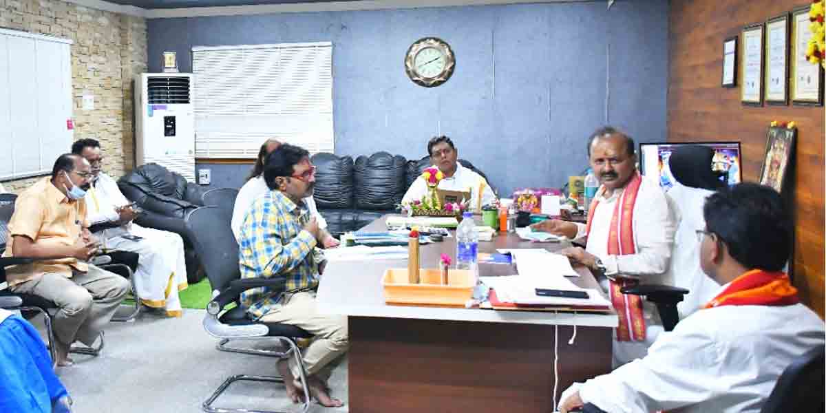 ఆధ్యాత్మిక శోభను పెంపొందించాలి : దేవాదాయ శాఖ కమిషనర్