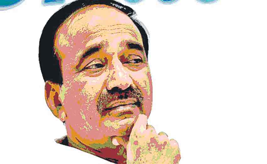 ఈటల అంబులెన్స్‌ ఎత్తుగడ!