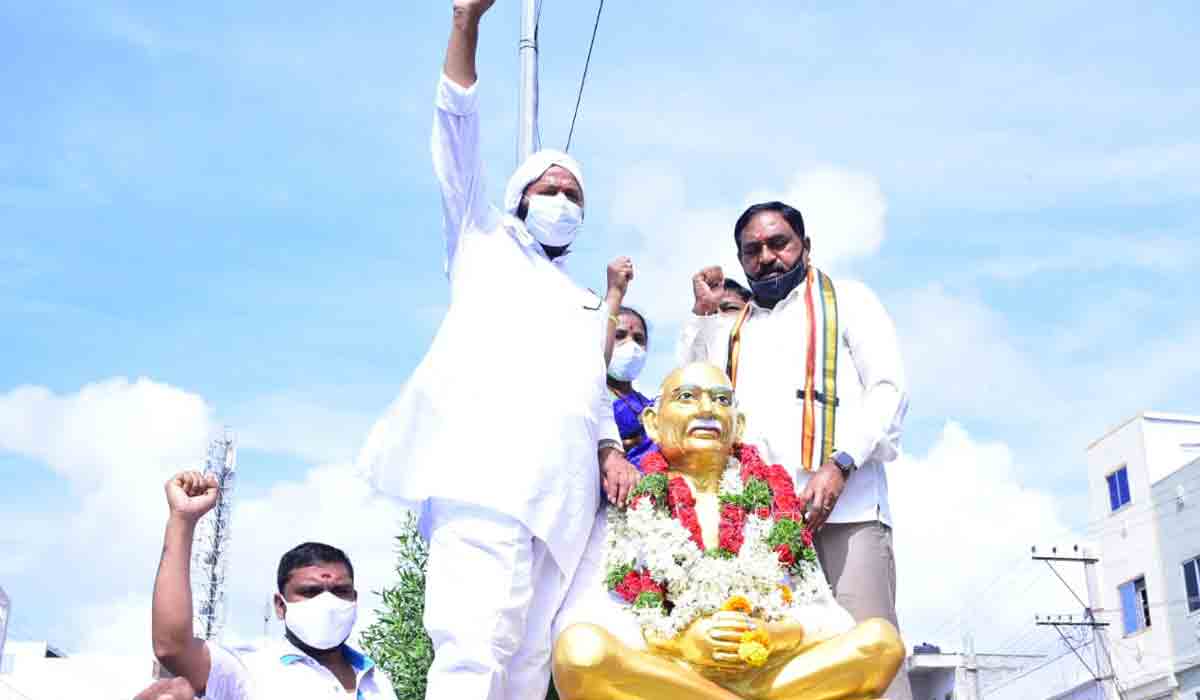 మ‌హాత్మా గాంధీ ప్ర‌పంచానికే ఆద‌ర్శం : మంత్రి ఎర్ర‌బెల్లి