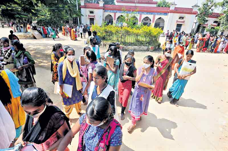 ఇంటర్‌ తొలిరోజు పరీక్షకు 93.5% హాజరు