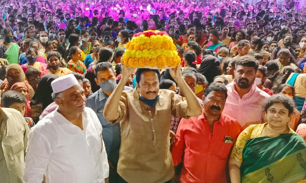 Bathukamma | ఎర్ర‌గడ్డలో ఘనంగా బతుకమ్మ సంబురాలు.. పాల్గొన్న‌ ఎమ్మెల్యే గోపీనాథ్‌