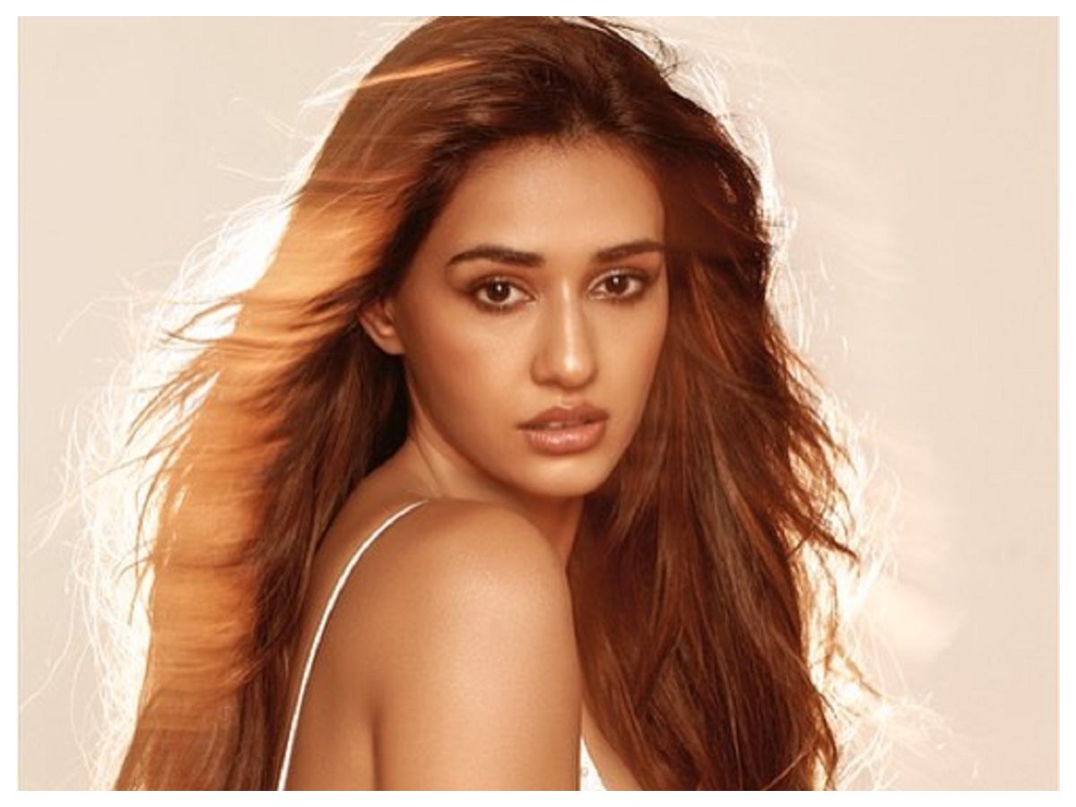 Disha Patani | దిశా పటాని బ్యూటిఫుల్ ఇమేజస్..