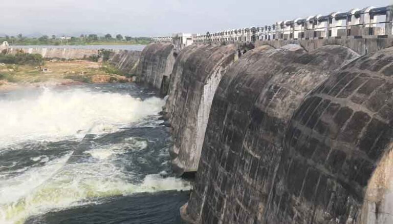 జూరాల ప్రాజక్టుకు నిలకడగా వరద