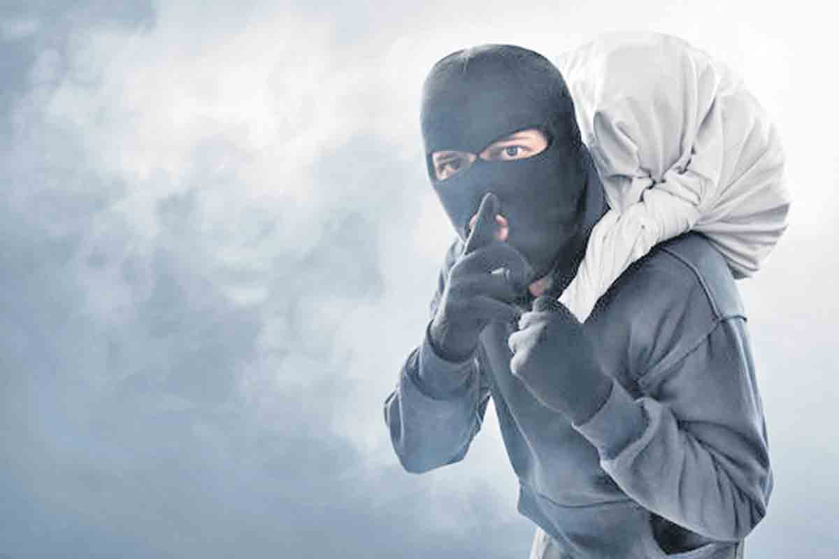 వీడు మాములోడు కాదు..