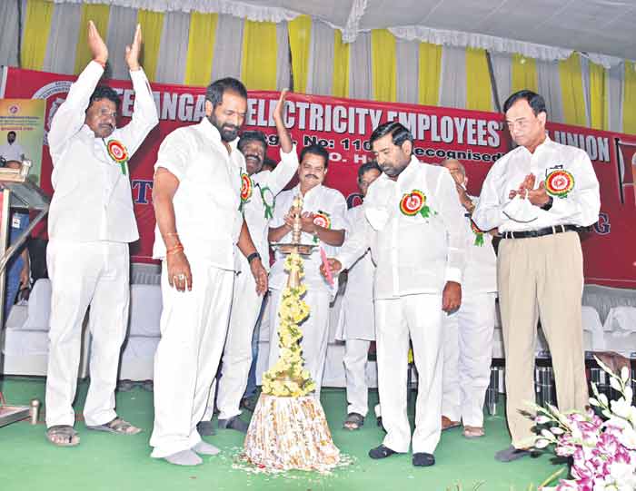 ముప్పు ముంచుకొస్తున్నది