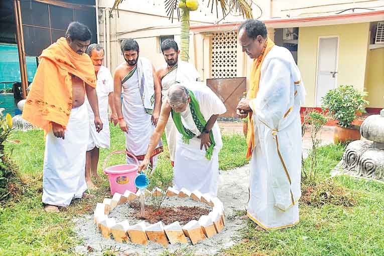 శృంగేరిపీఠంలో గ్రీన్‌ చాలెంజ్‌