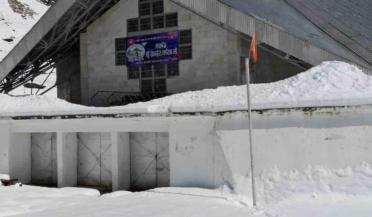 Hemkund Sahib: మంచు దుప్ప‌ట్లో హేమ‌కుంద్ సాహిబ్‌