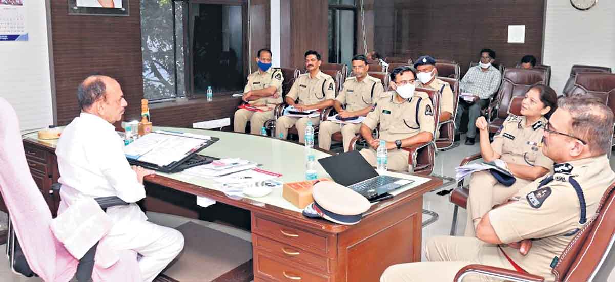 క్రైం.. కంట్రోల్‌ చేయండి