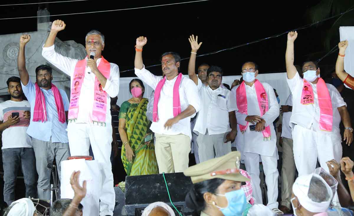 బీజేపీ.. కాంగ్రెస్‌ చీకటి ఒప్పందం