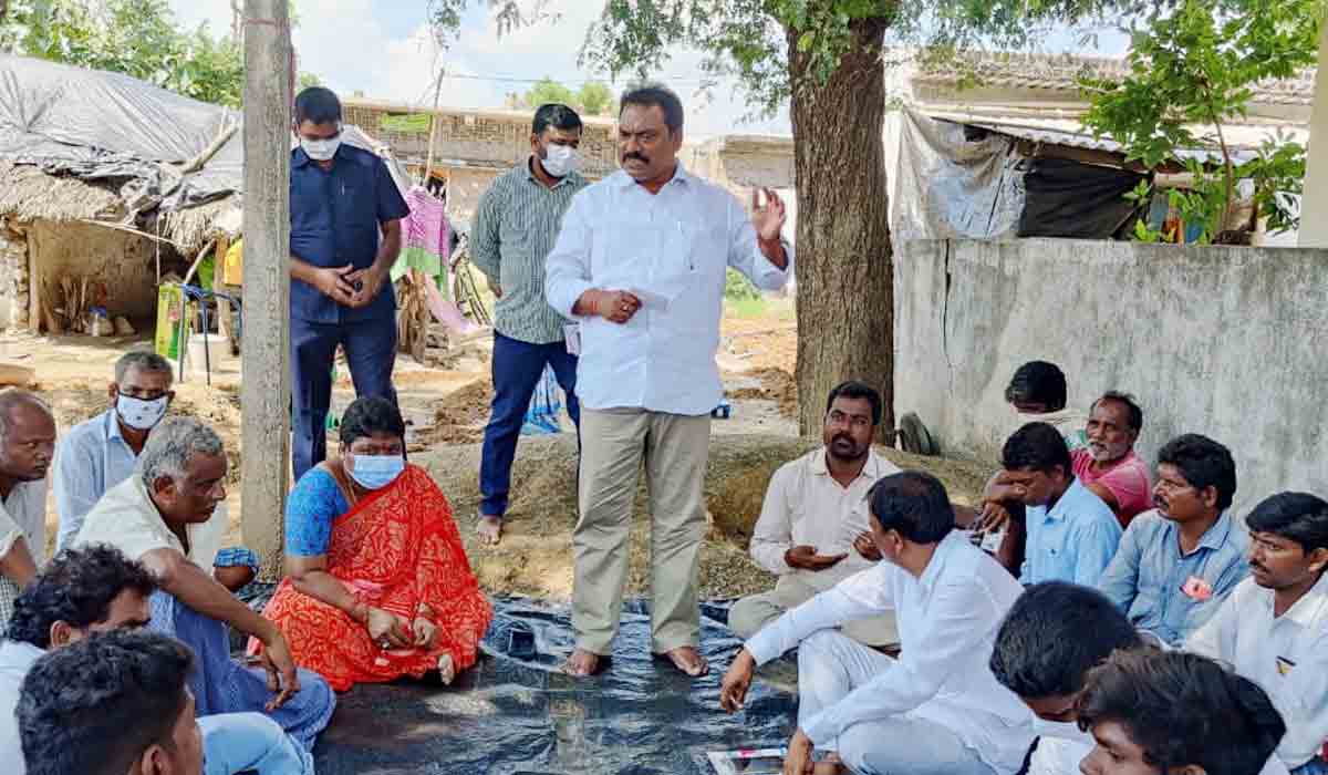 Huzurabad | టీఆర్ఎస్ వెంటే దళితులు.. వారిని ధ‌నికులుగా మార్చింది కేసీఆర్ : ఎమ్మెల్యే ర‌విశంక‌ర్‌