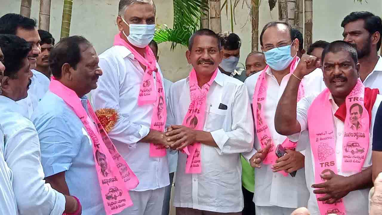 గులాబీ దళంలోకి దాసరి