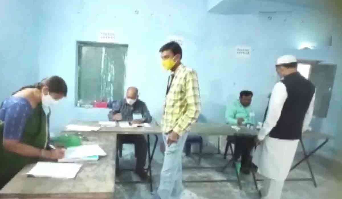 Huzurabad Bypoll | ఉదయం 9 గంటల వరకు 10.5 శాతం ఓట్లు