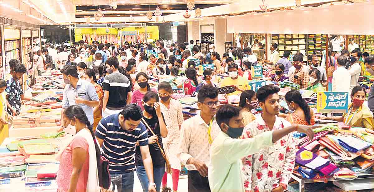 సంబురంగా.. దసరా బొనాంజా
