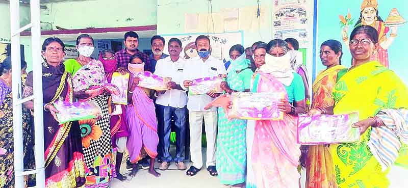 ఆడబిడ్డలకు పెద్దన్న సీఎం కేసీఆర్‌