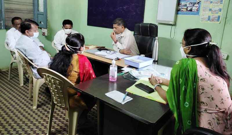 వందశాతం వ్యాక్సినేషన్‌ పూర్తిచేయాలి