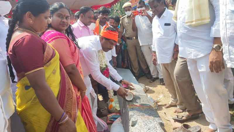 సీఎం కేసీఆర్‌తోనే ఆలయాలకు పూర్వ వైభవం