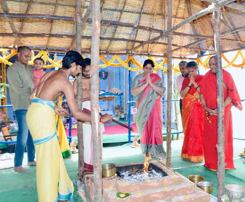 చేతల్లో భక్తిని చాటిన మహనీయుడు కేసీఆర్‌