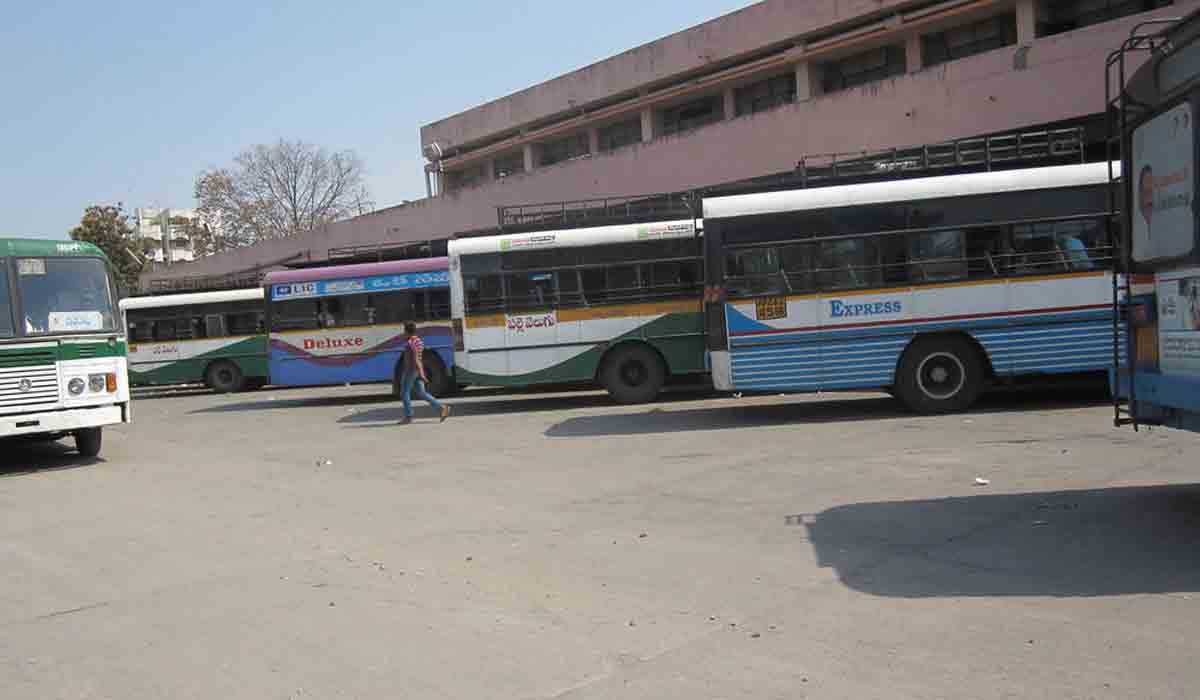 జేబీ‌ఎ‌స్‌లో యూపీఐ, క్యూఆ‌ర్‌‌కో‌డ్‌తో బ‌స్ టికెట్లు