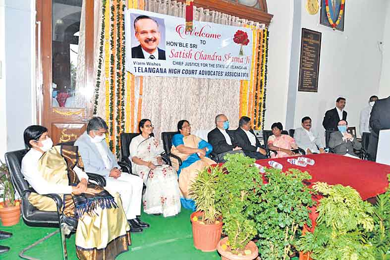 నూతన న్యాయమూర్తులకు ఘనసన్మానం