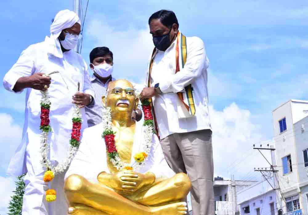 మహాత్ముడి జీవన విధానం అందరికీ ఆదర్శం : మంత్రి దయాకర్‌రావు