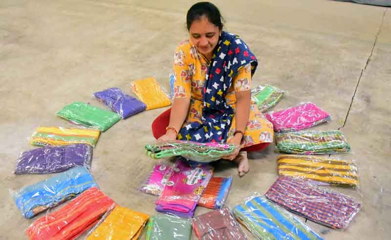 బతుకమ్మ కానుక