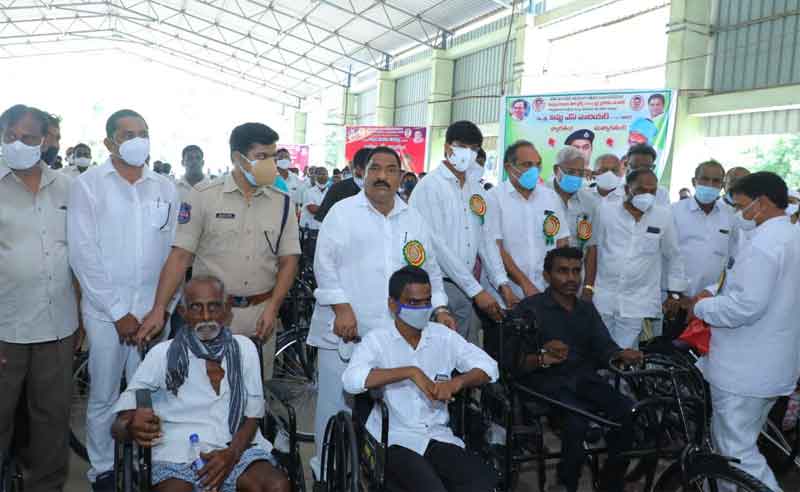 దివ్యాంగులకు చేయూత అభినందనీయం