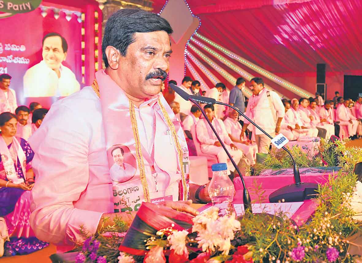 వందన సమర్పణ గర్వంగా ఉన్నది