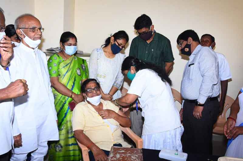 విశ్రాంత ఉద్యోగుల సహకారం అభినందనీయం