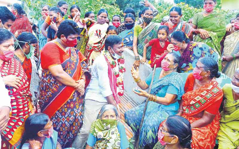 ధరలు పెంచుతున్న బీజేపీని పాతరేయండి