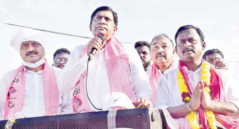 అధికారం ఇస్తే అందినకాడికి దోచిండు..