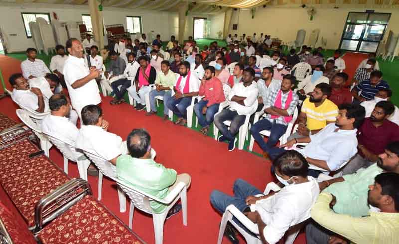 బీజేపీతో యువతకు అన్యాయం