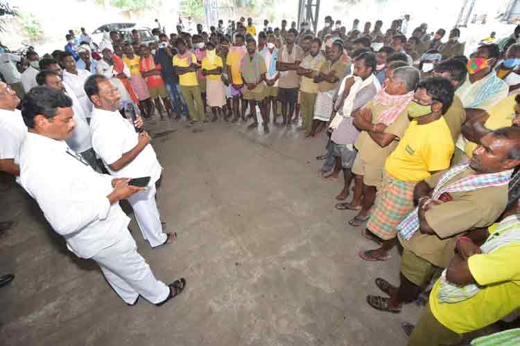 అన్నా.. ఎట్లున్నరే.. ?