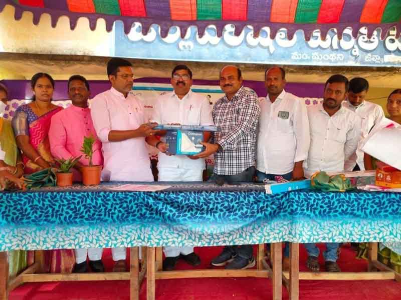 పాఠశాలల బలోపేతానికి కృషి