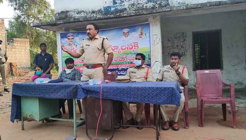 గంజాయికి యువత బానిస కావద్దు