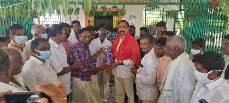 ఆలయాల అభివృద్ధికి ప్రభుత్వం కృషి