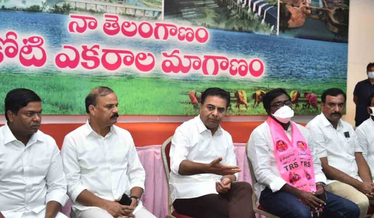 జానారెడ్డినే ఓడించాం.. ఈట‌ల అంత‌క‌న్నా పెద్ద లీడ‌రా..? : కేటీఆర్