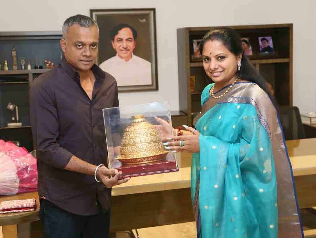 విశ్వ యవనికపై ‘బతుకమ్మ’ మురిసె