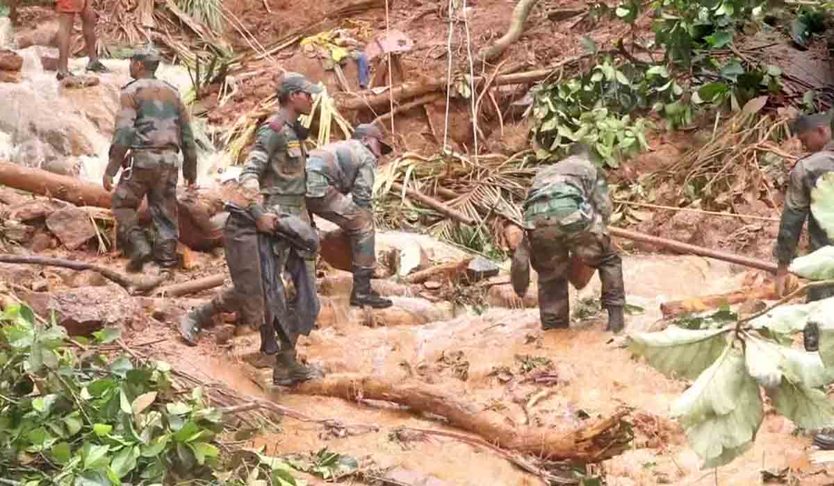 Kerala rains: కేర‌ళ‌లో వ‌రుణ బీభ‌త్సం.. 11కు చేరిన మృతుల సంఖ్య‌