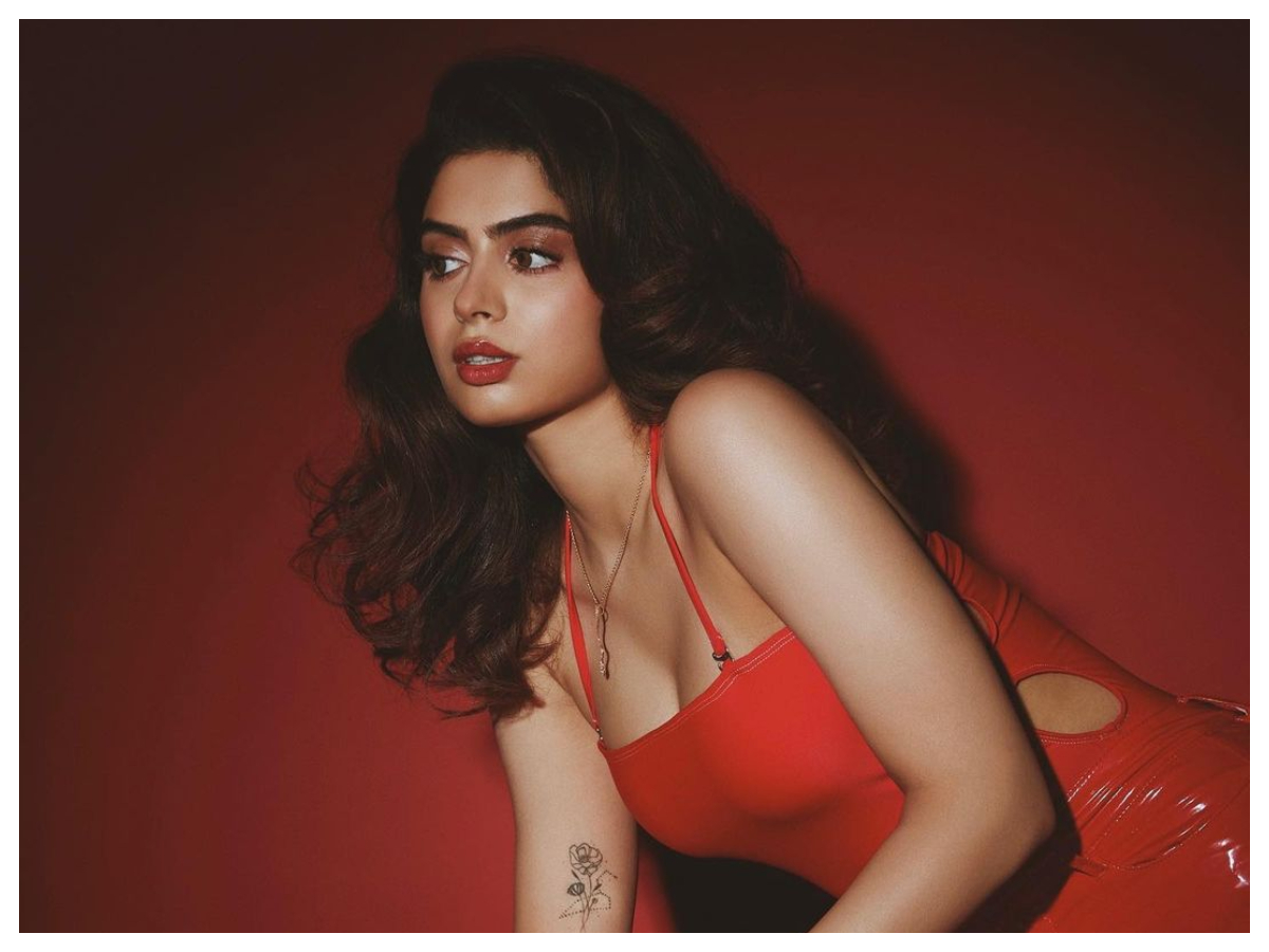 Khushi Kapoor | ఖుషి కపూర్ గ్లామరస్ స్టిల్స్…